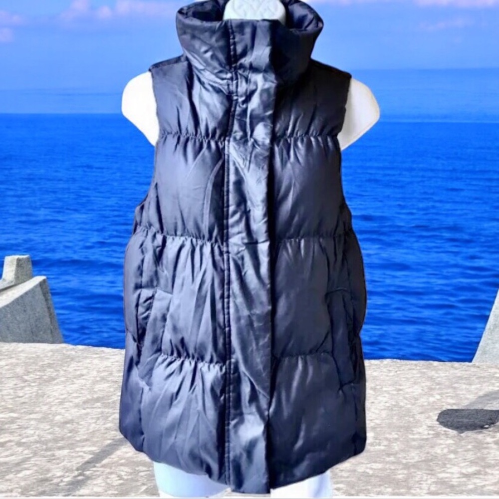 GAP Gray Down Puffer Vest Snap & Zip Pockets Womens M